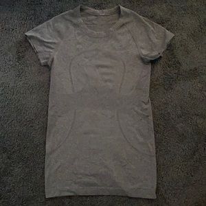 Lululemon size 4 Tshirt